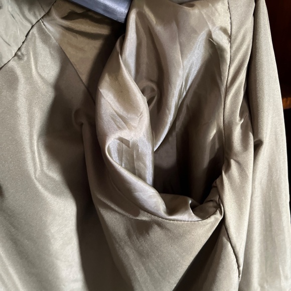 Light and silky Zara (M) drawstring khaki jacket, windbreaker, with pockets. - Picture 8 of 16